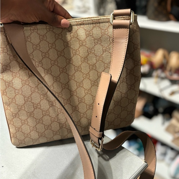 GUCCI Front Zip Flat Messenger Bag GG Coated Canvas Medium - Picture 5 of 7